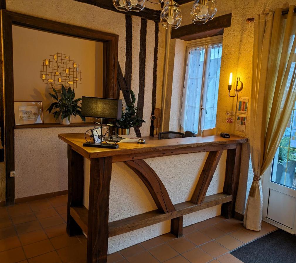 Logis Hotel Le Saint Florent Mont-près-Chambord Eksteriør bilde