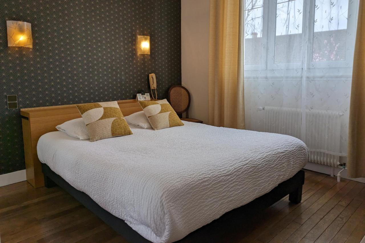 Logis Hotel Le Saint Florent Mont-près-Chambord Eksteriør bilde