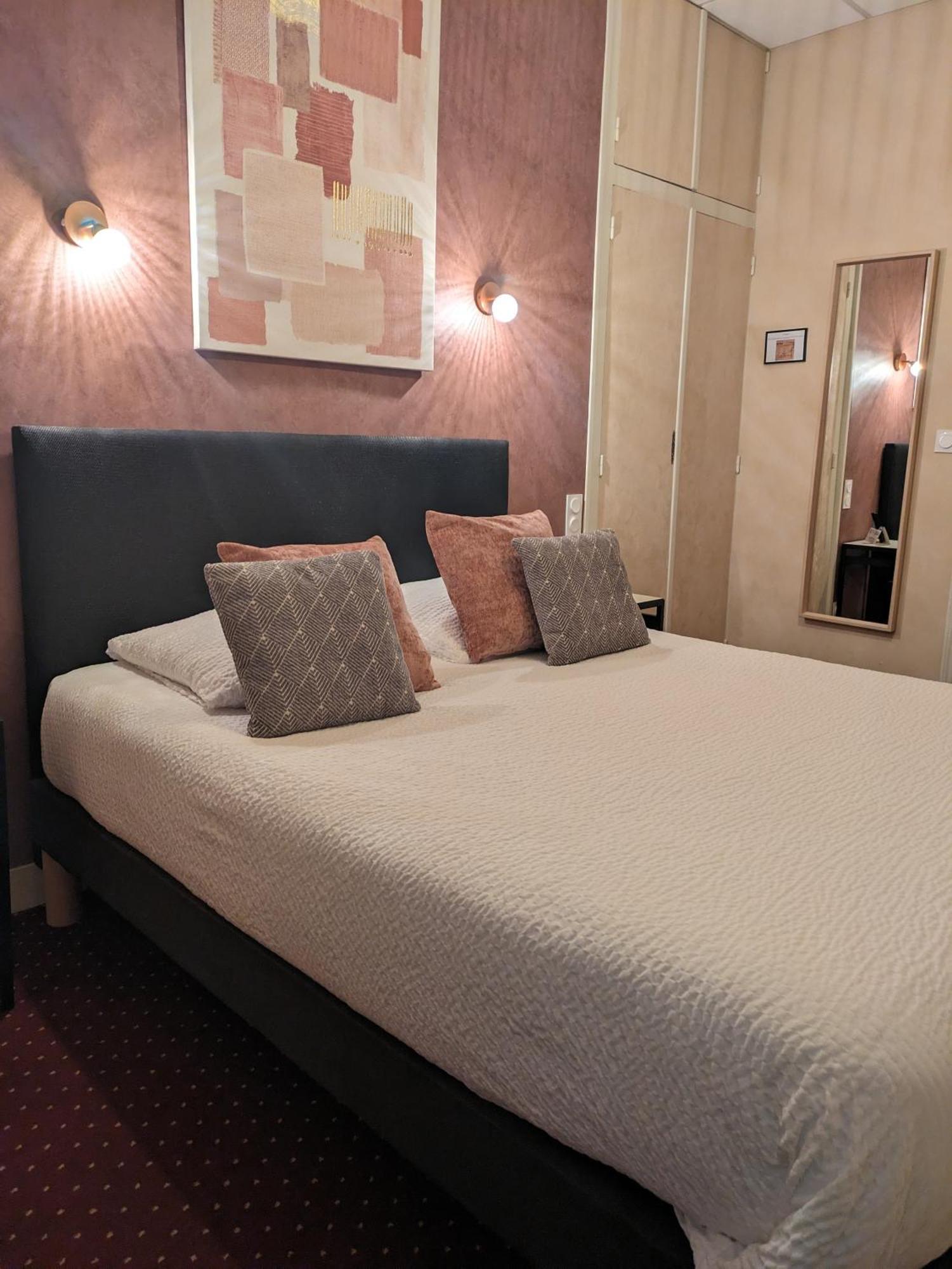 Logis Hotel Le Saint Florent Mont-près-Chambord Eksteriør bilde