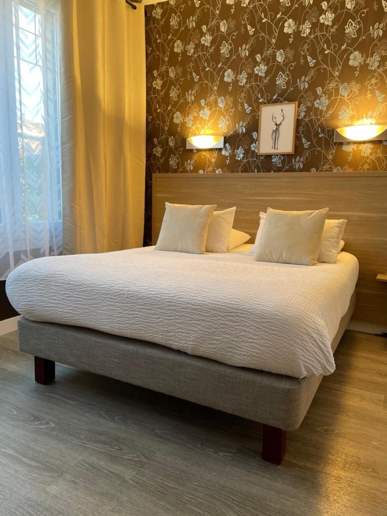 Logis Hotel Le Saint Florent Mont-près-Chambord Eksteriør bilde