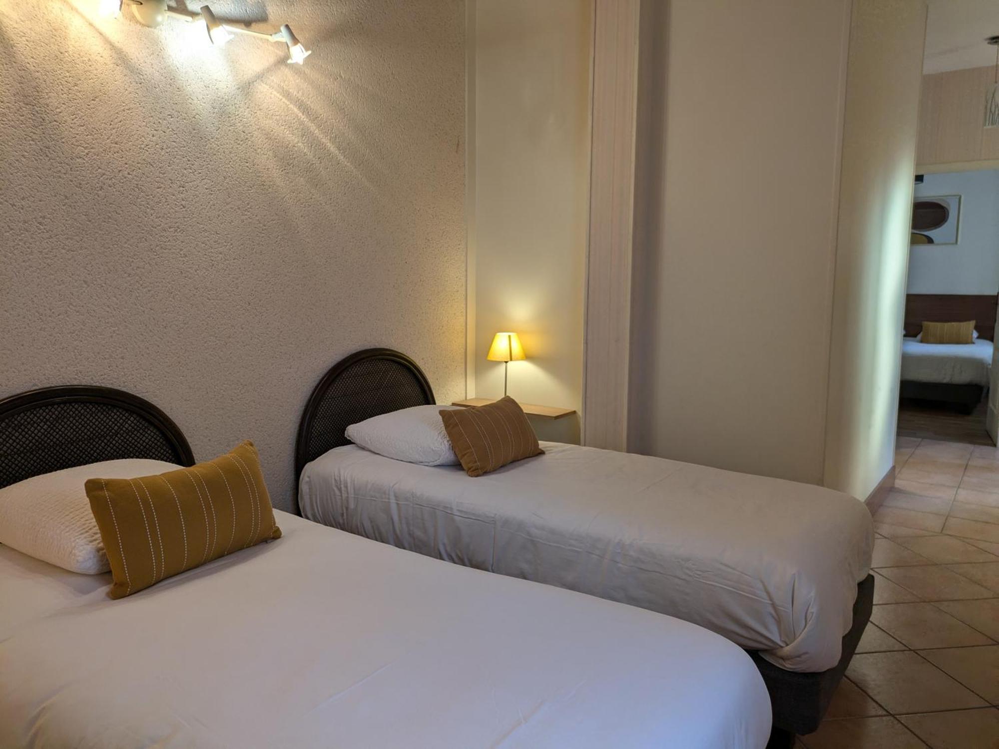 Logis Hotel Le Saint Florent Mont-près-Chambord Eksteriør bilde