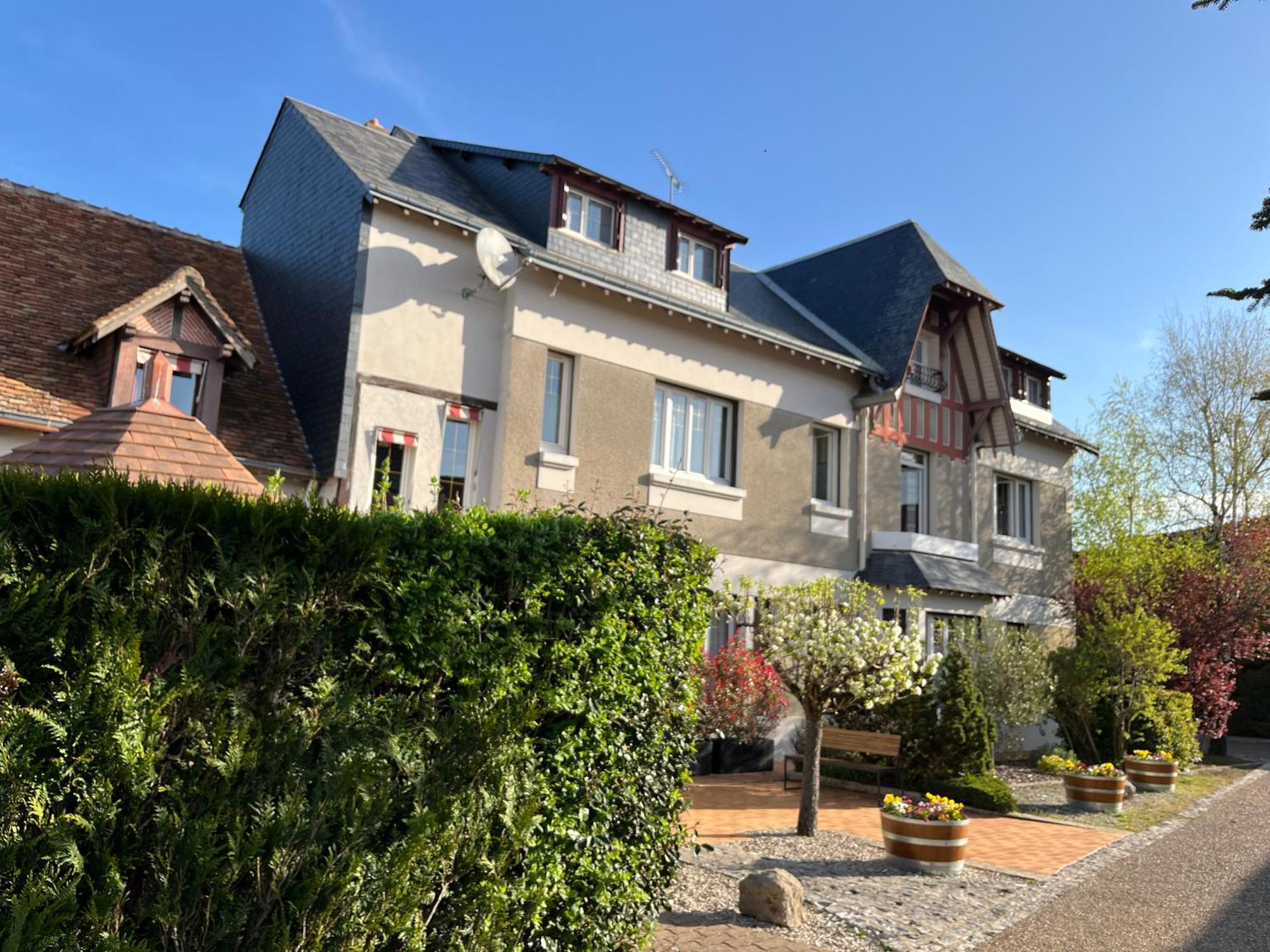 Logis Hotel Le Saint Florent Mont-près-Chambord Eksteriør bilde