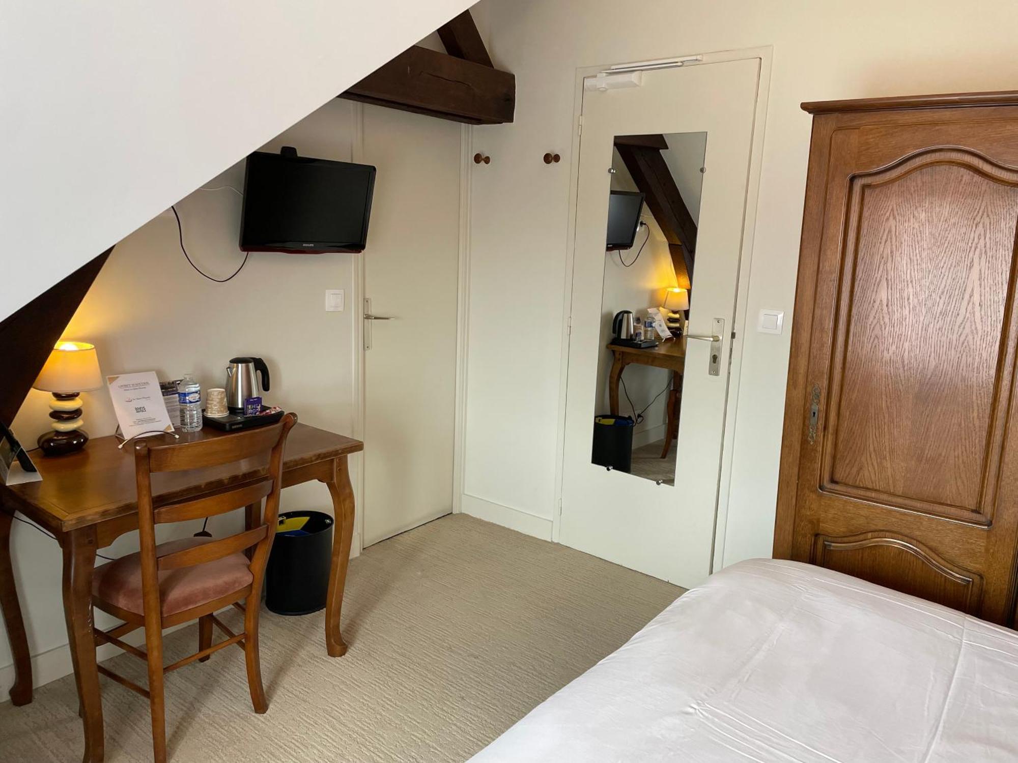 Logis Hotel Le Saint Florent Mont-près-Chambord Eksteriør bilde