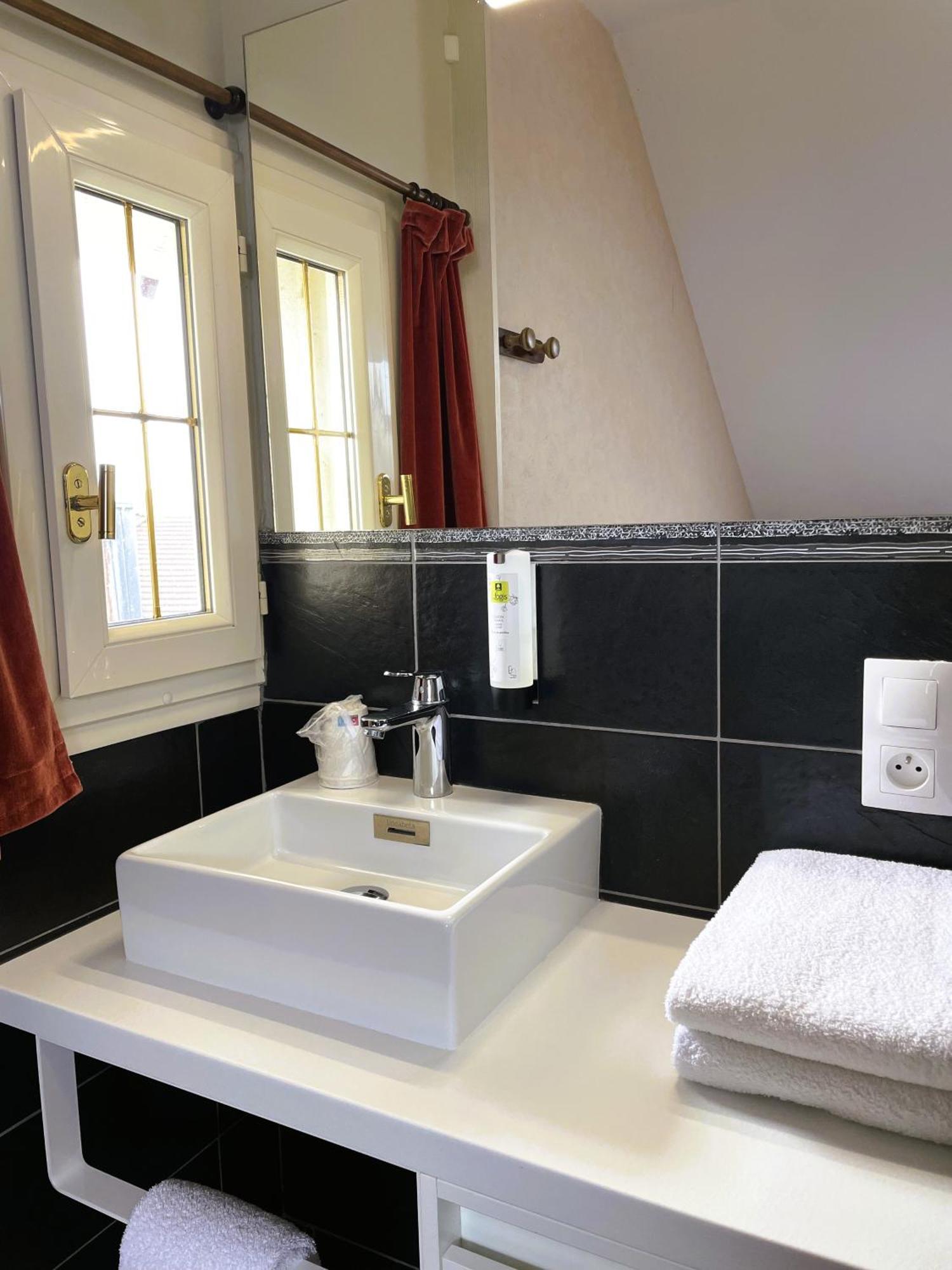Logis Hotel Le Saint Florent Mont-près-Chambord Eksteriør bilde